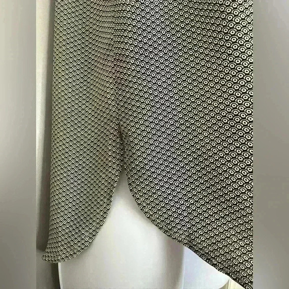 Loft Ann Taylor Black and White Blouse (51) - Picture 4 of 9